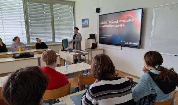 nekateri dijaki prvega letnika BIC Ljubljana, Živilske in naravovarstvene šole, obisk Tinite Max Valič iz Unikredit Bank 2024