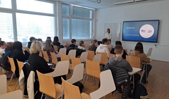 BIC Ljubljana je obiskala konzularna uradnica Julia Benson z Veleposlaništva ZDA