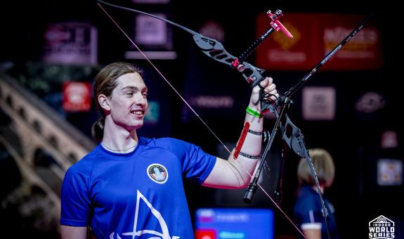 Oskar Zavasnik je zmagal na lokostrelksem turniju v Nimesu. Foto: World Archery (Indoor World Series)