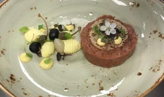Zmagovalni tatarski biftek recept BIC Ljubljana