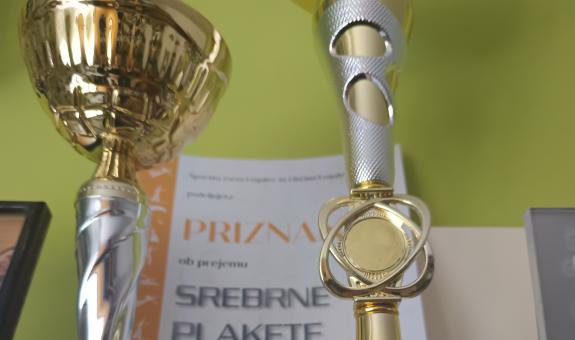 Dijakiji BIC Ljubljana, Gimnazije in veterinarske šole, Izabel, zlat pokal za prvo mesto v seštevku regijskih tekmovanj med mladinkami  v namiznem tenisu