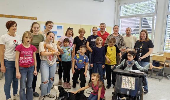 Obiskali so nas člani društva Mavrica izzivov