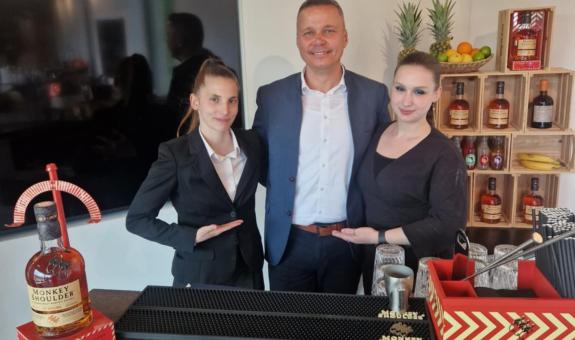 Highball v vseh okusih – ustvarjalnost naših barmank navdušila na tekmovanju