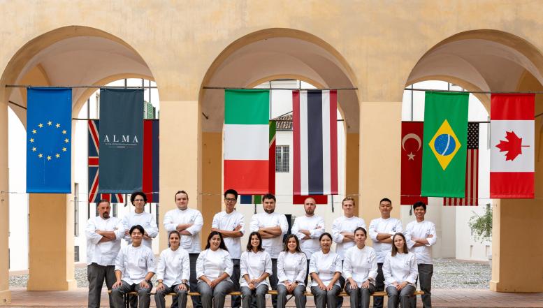 Neli Poličnik na 8-mesečnem izobraževanju na mednarodni šoli italijanske kuhinje 2023