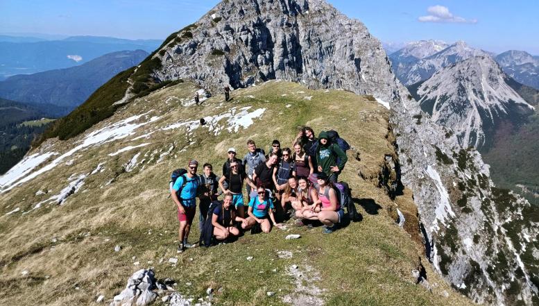 3. ura športne vzgoje na BIC Ljubljana: planinstvo po grebenu Košute 2026